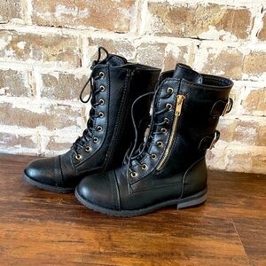 NEW girls black boots sz 4Y